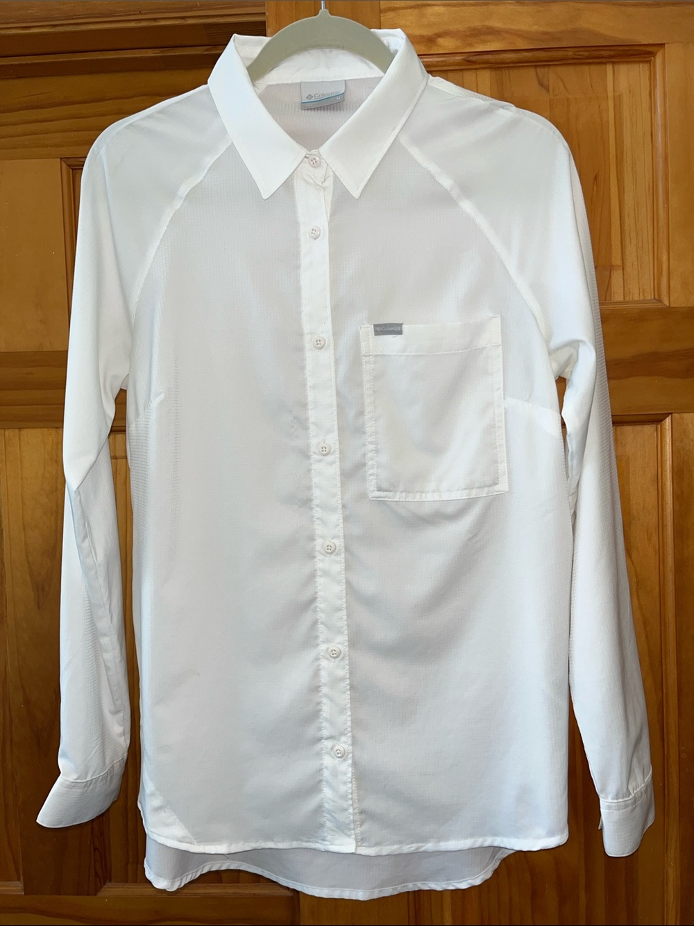 Columbia women’s White SPF 50 Button-Up Shirt